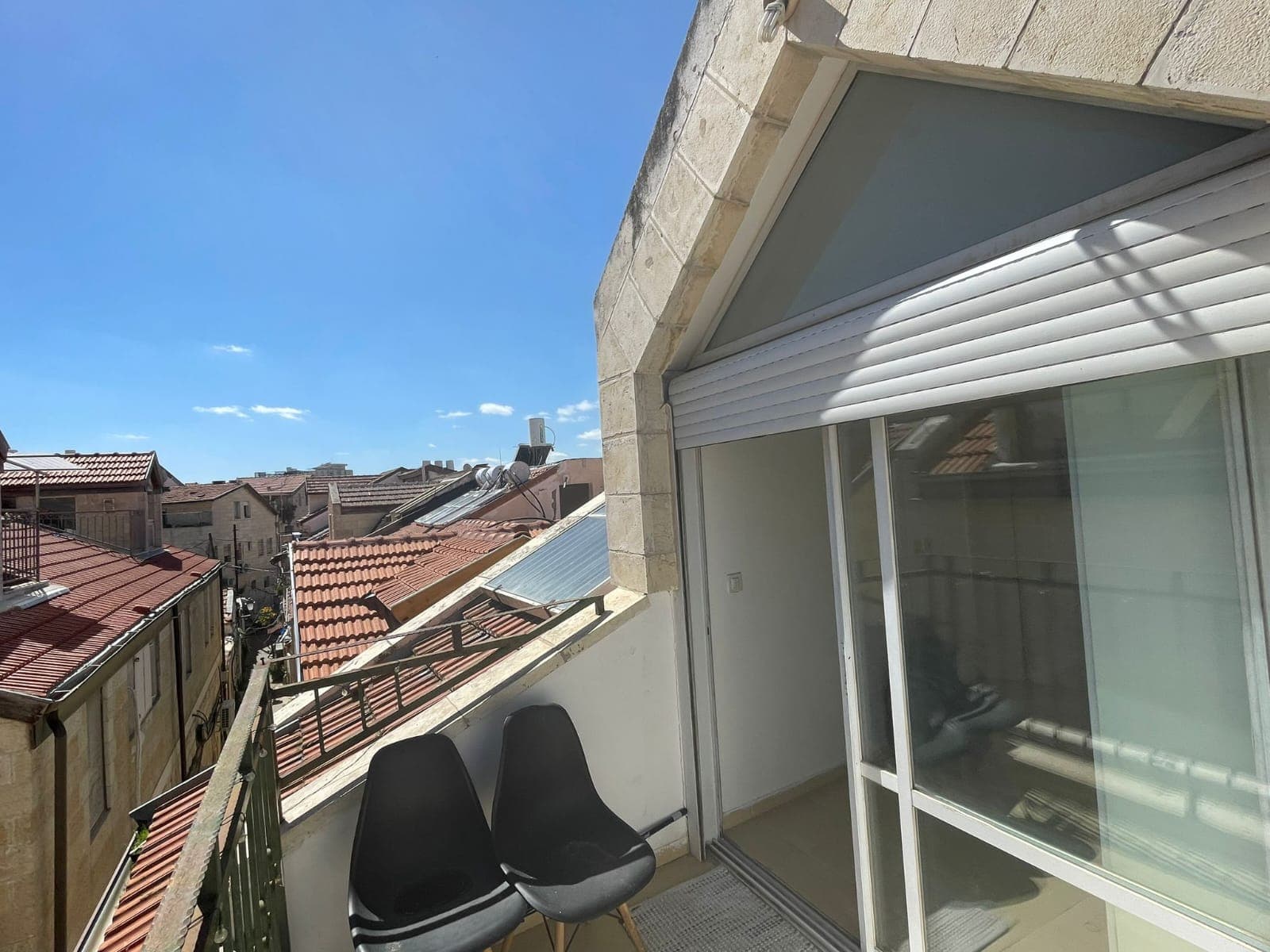 Shabbos Rental -2 bedroom apt. in Nachlaot (Near Rechavia)