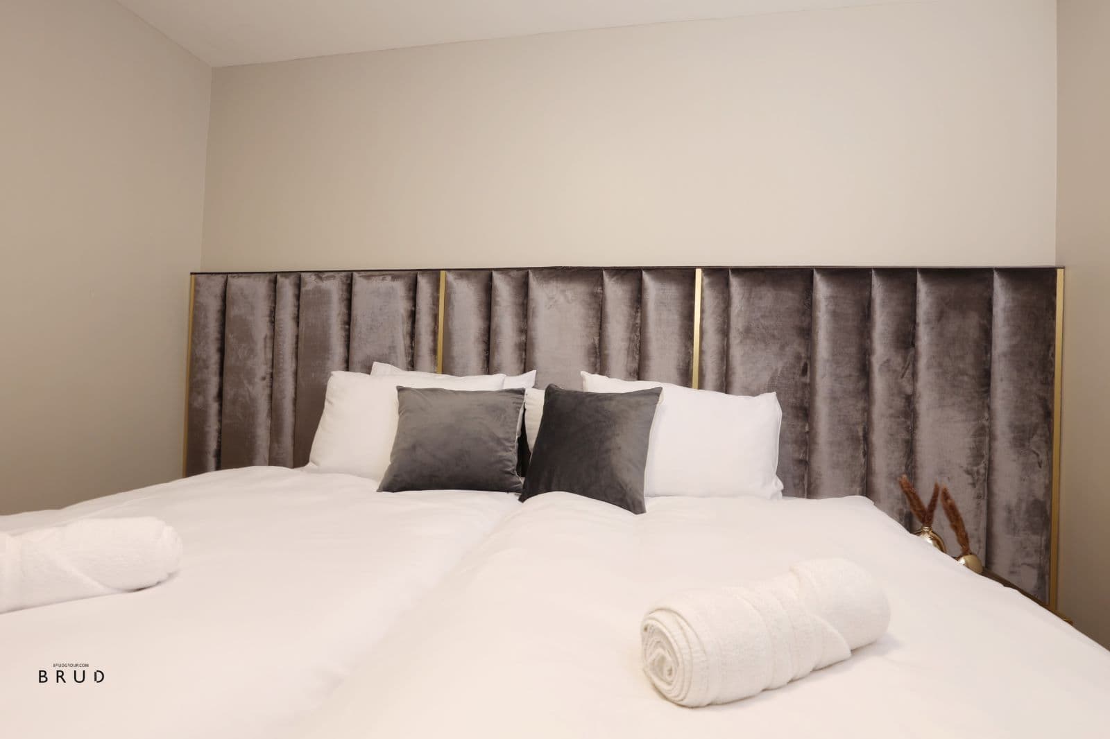 6 Bedroom in Kiryat Sanz