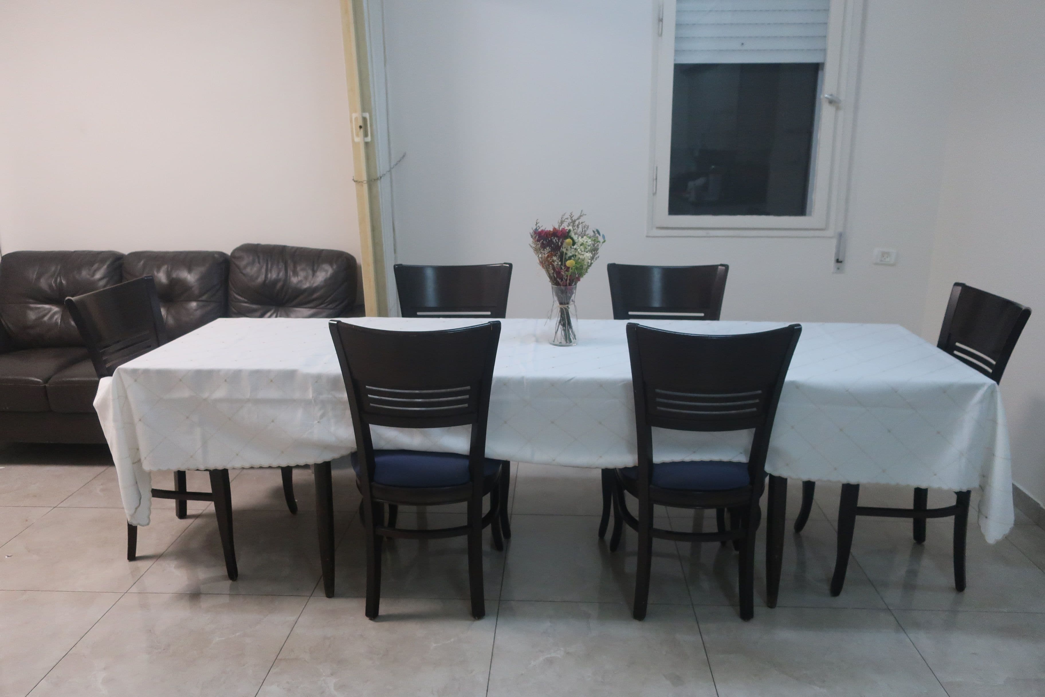 Spacious 2 Bdrm Belz