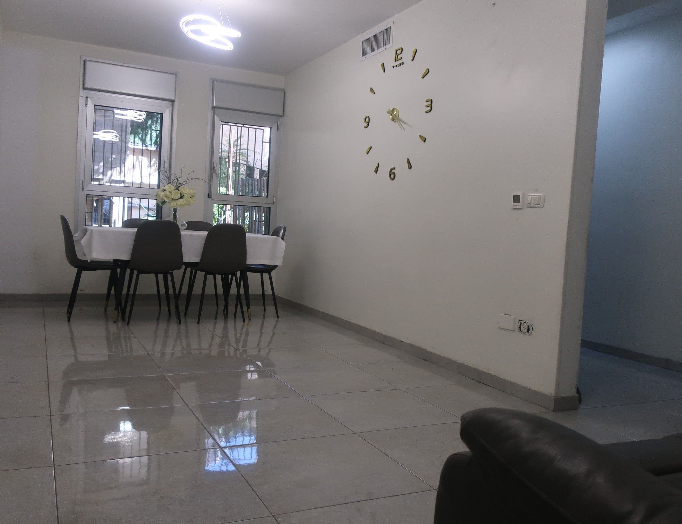 Stunning 2 Bedroom Rental for Yom Kippur/Sukkos in Yerushalayim