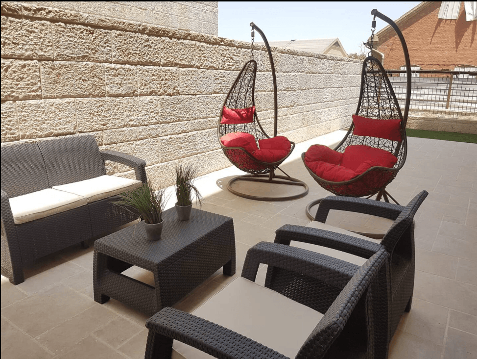 ST Luxurious 5 Bedroom Apartment in Schneller