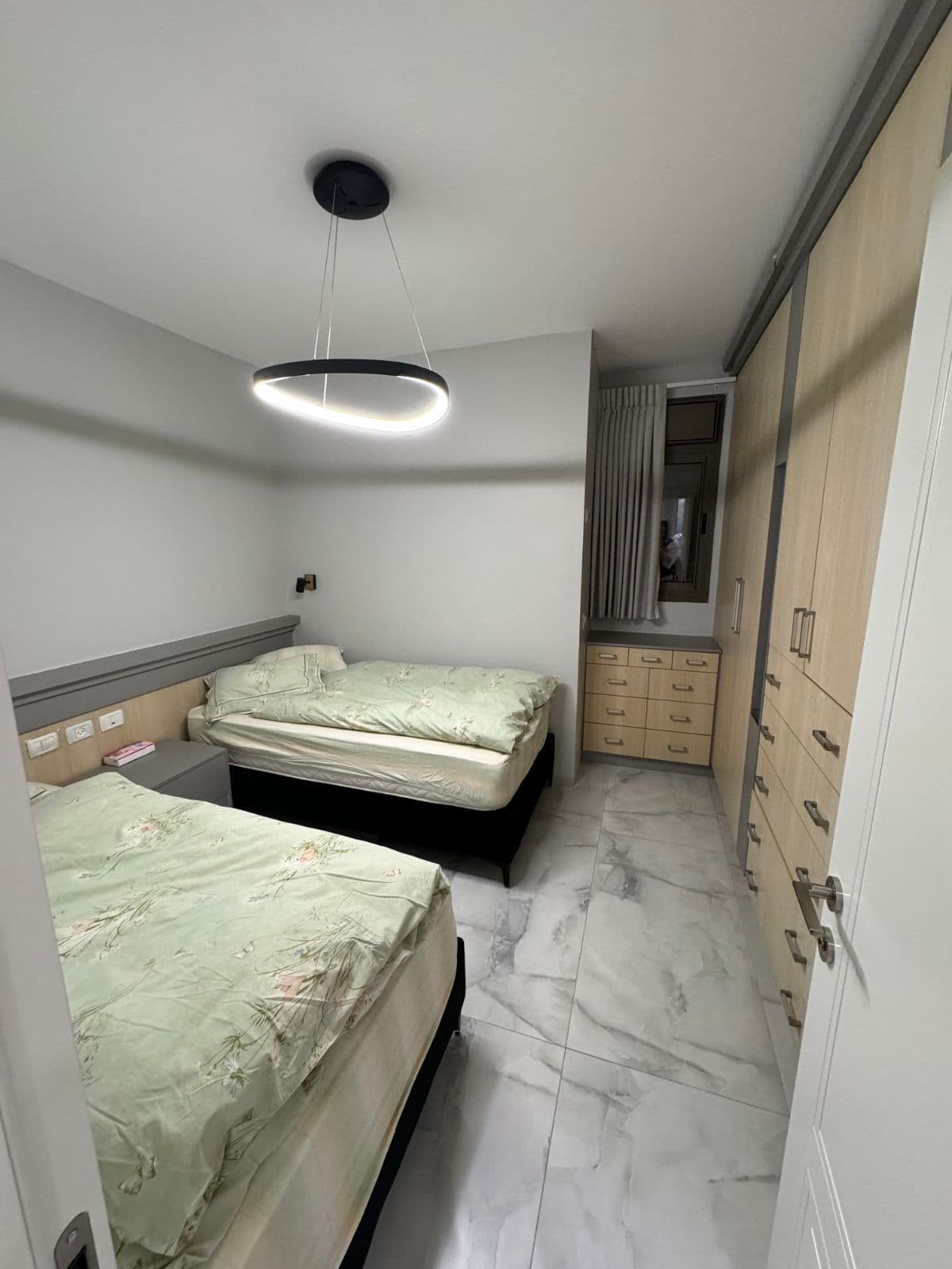 Modern 2 bdrm on Dover shalom